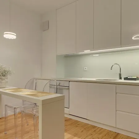 Aquarius Forest & With Free Parking By Downtown Apartment